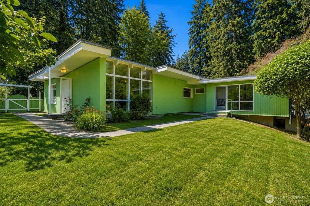 17056 26th Avenue Ne, Lake Forest Park