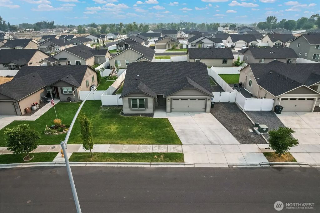 4229 W Cove West Drive, Moses Lake