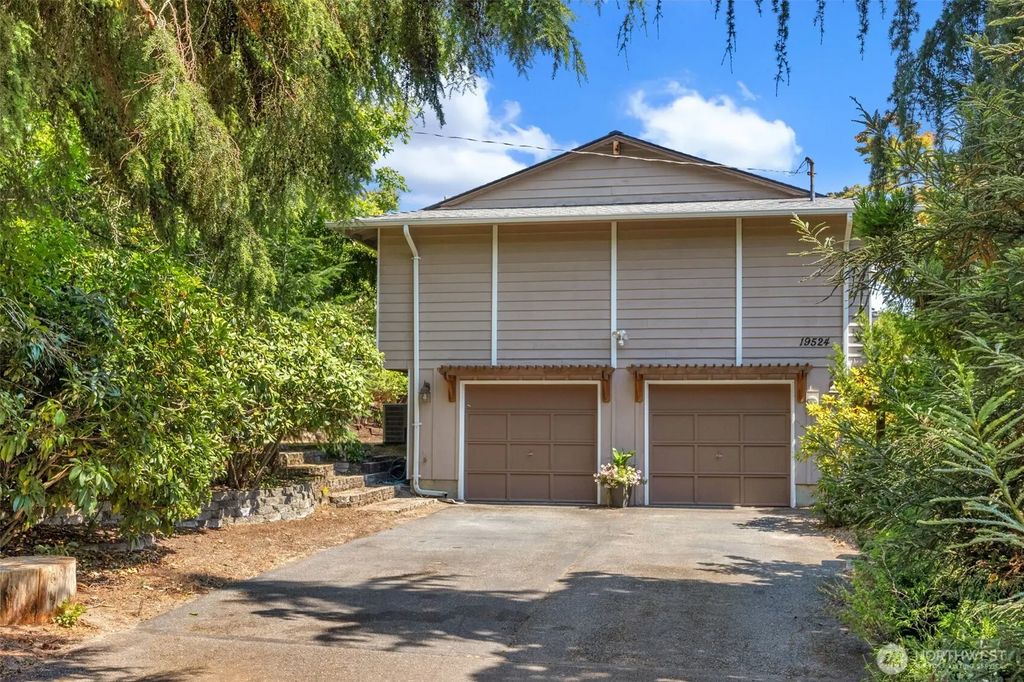 19524 53rd Avenue Ne, Lake Forest Park