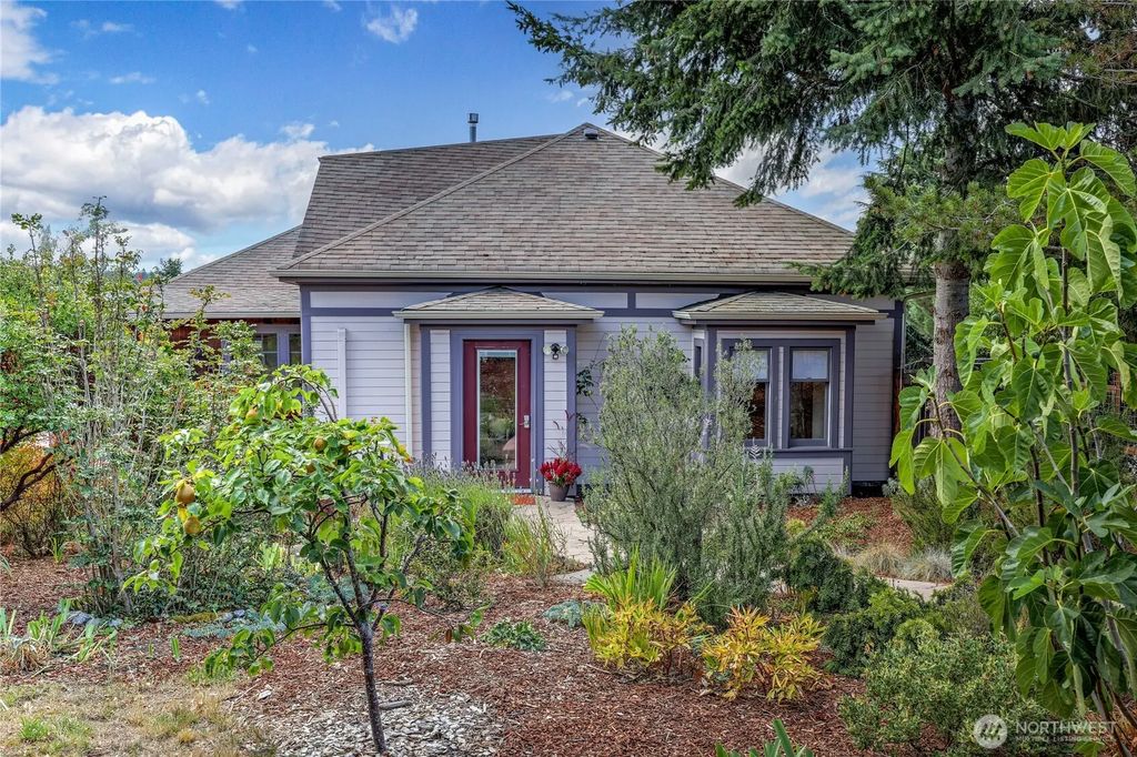 611 Rose Street, Port Townsend