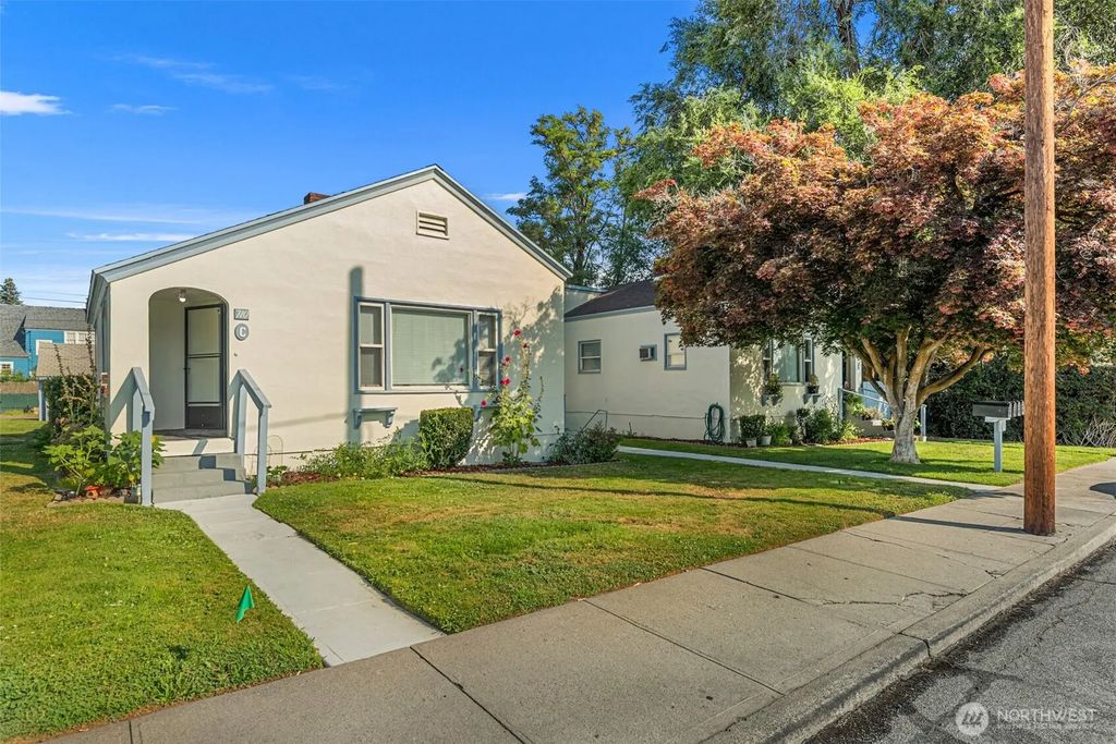 710 S Monroe Street, Wenatchee