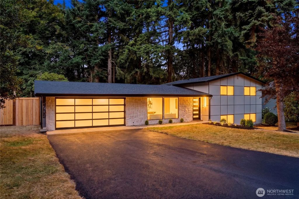 15709 76th Pl Ne, Kenmore