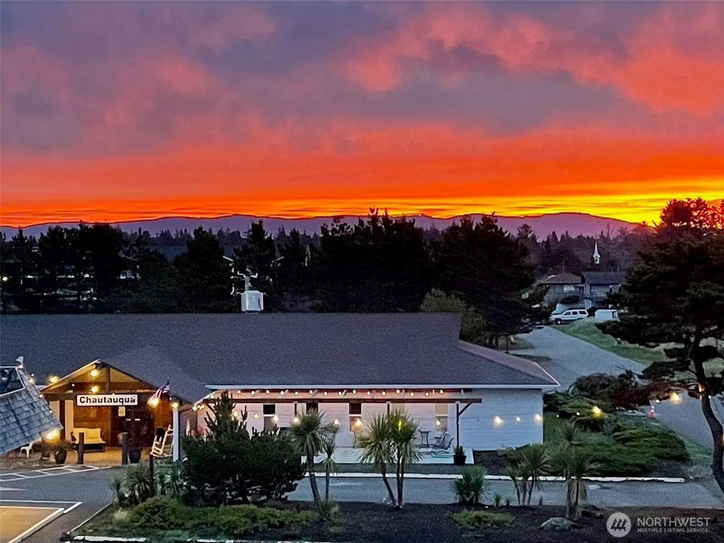 304 14th Street Nw 203, Long Beach