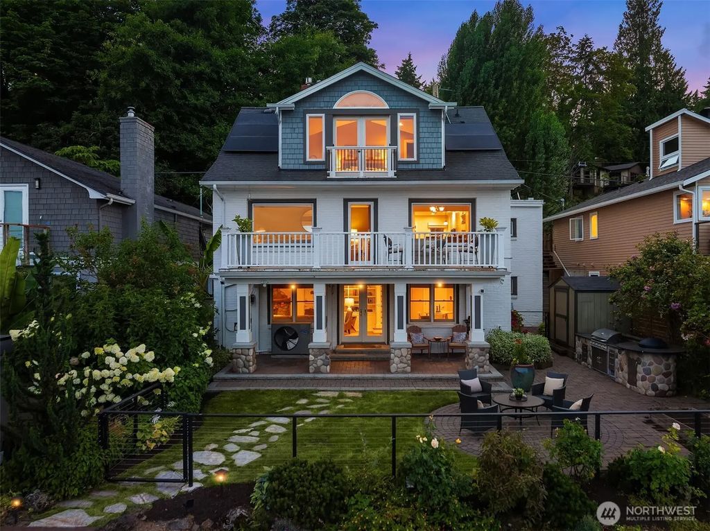 11754 Riviera Place Ne, Seattle