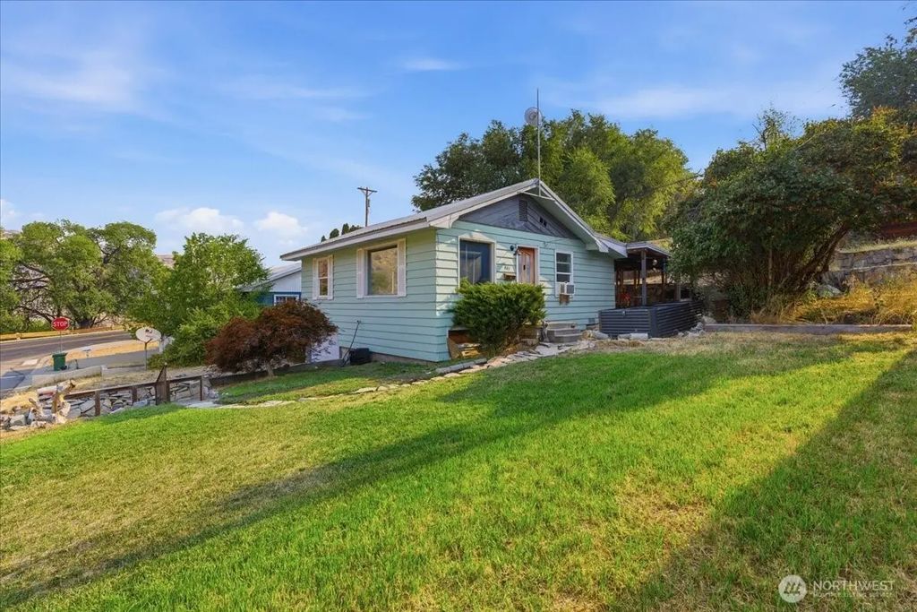 807 Birch Street, Coulee Dam