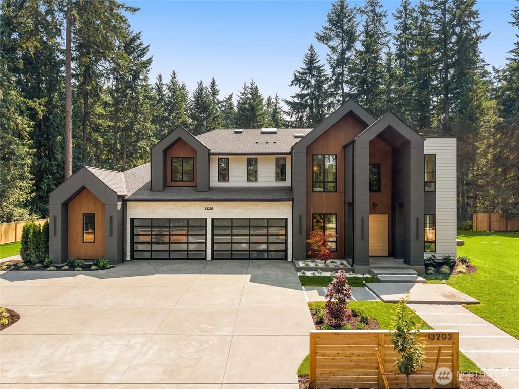 13203 Ne 54th Place, Bellevue