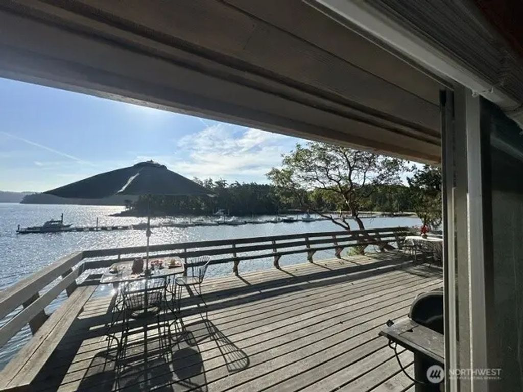 240 Old Midden Lane, Shaw Island