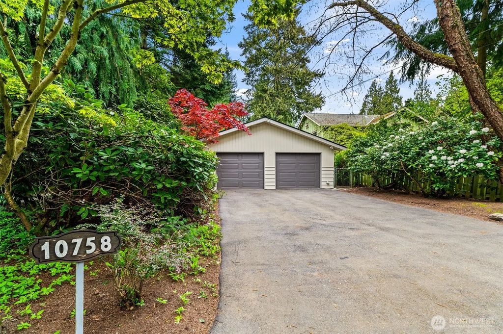 10758 Ashworth Avenue N, Seattle