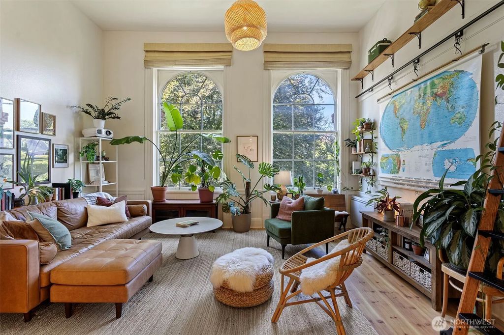 1401 5th Avenue W 305, Seattle