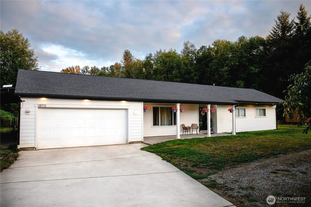 18715 Pioneer Way E, Orting