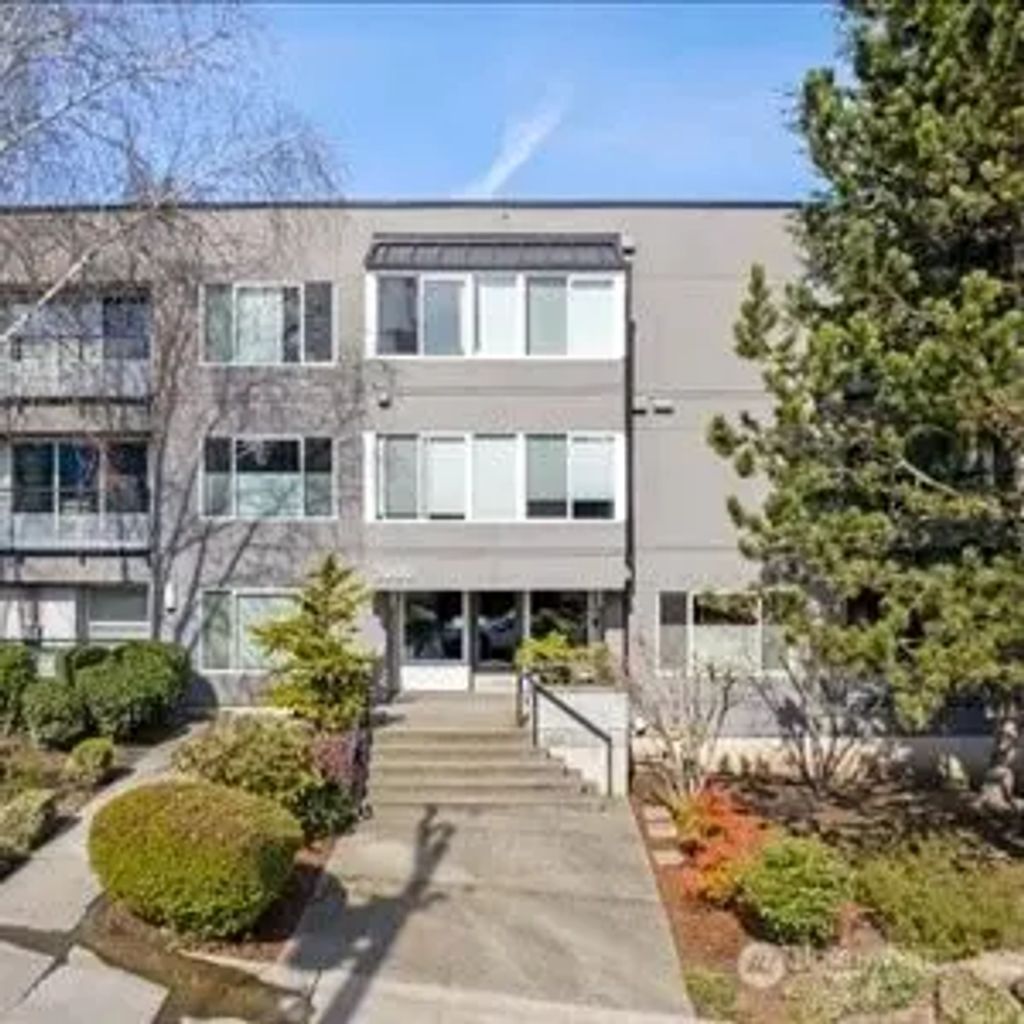 2000 W Barrett Street 205, Seattle