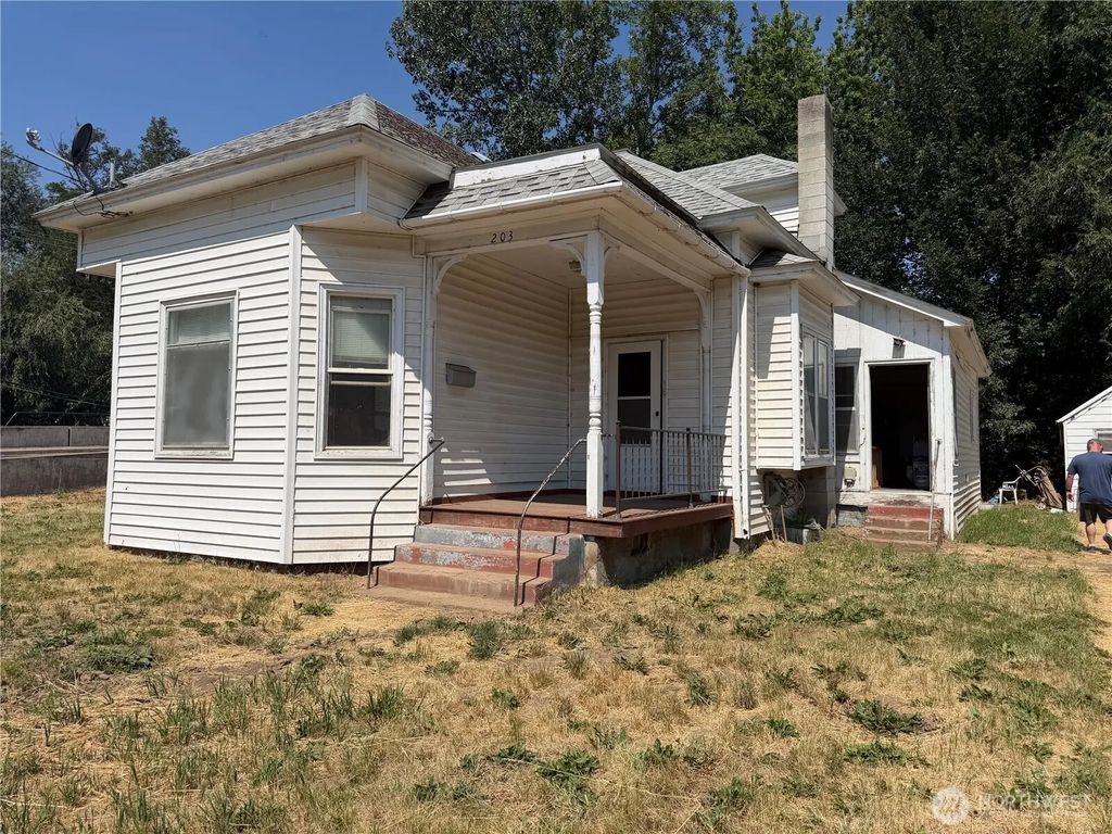 203 E Patit Street, Dayton