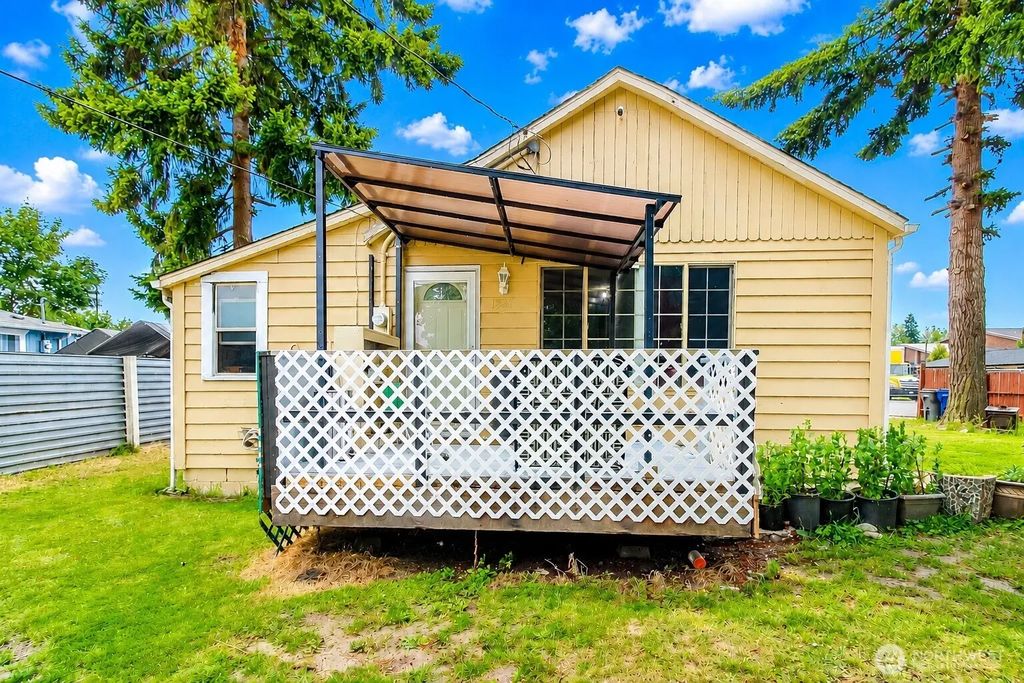 1826 G Street Se, Auburn