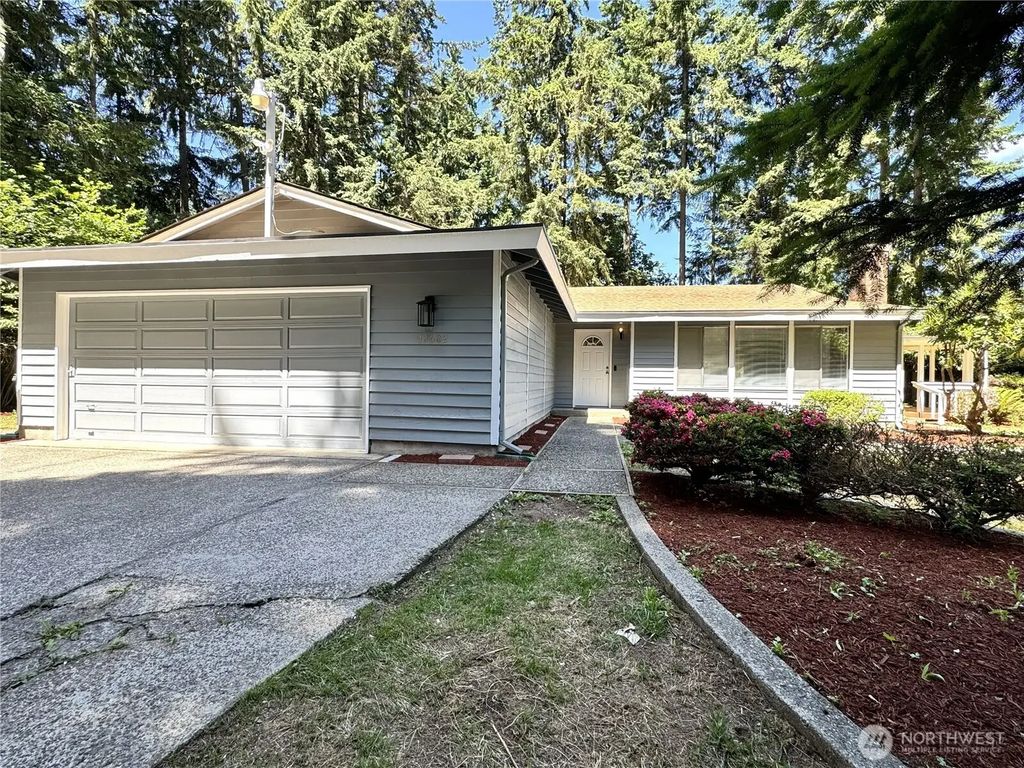 12602 Military Road E, Puyallup