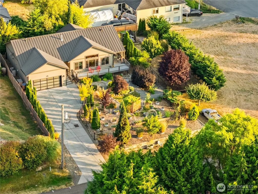 5095 Ne Willow Road, Hansville