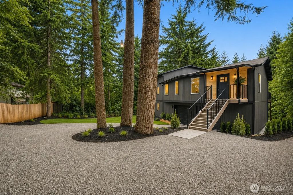 140 Brockway Road, Chehalis