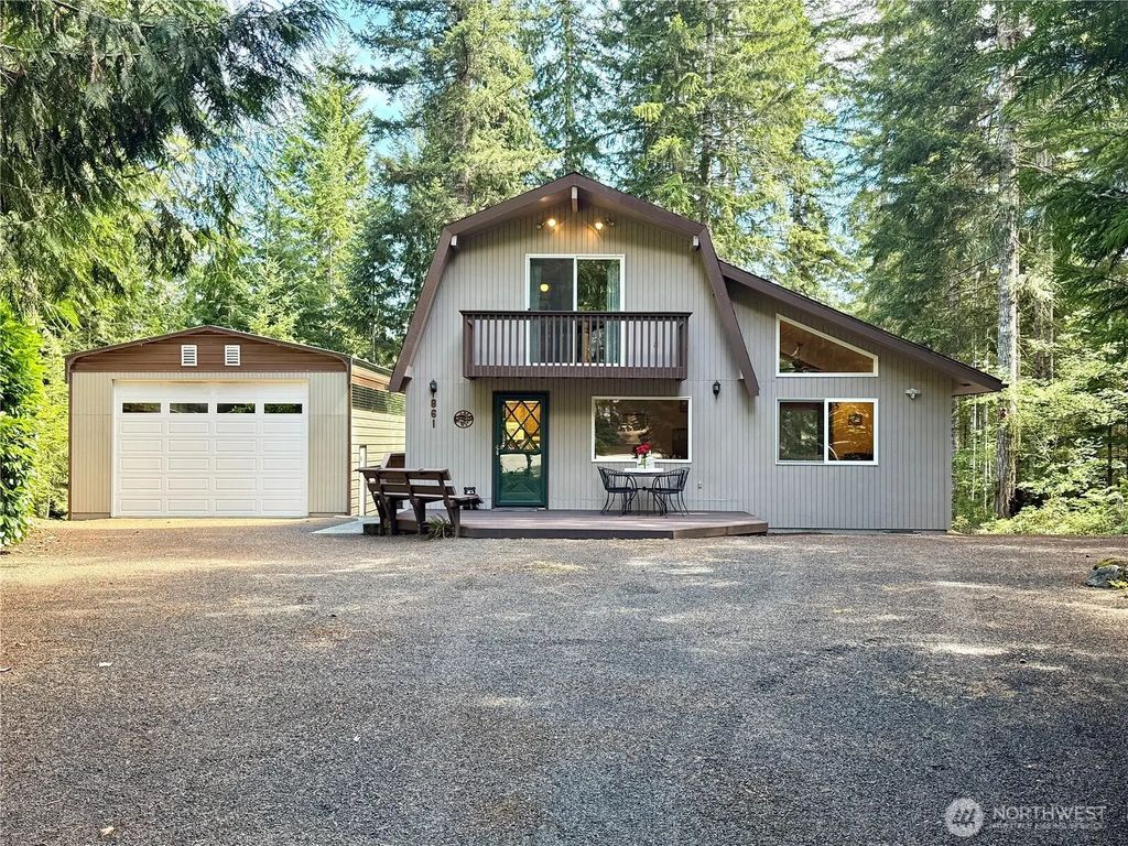 861 N Potlatch Drive, Hoodsport