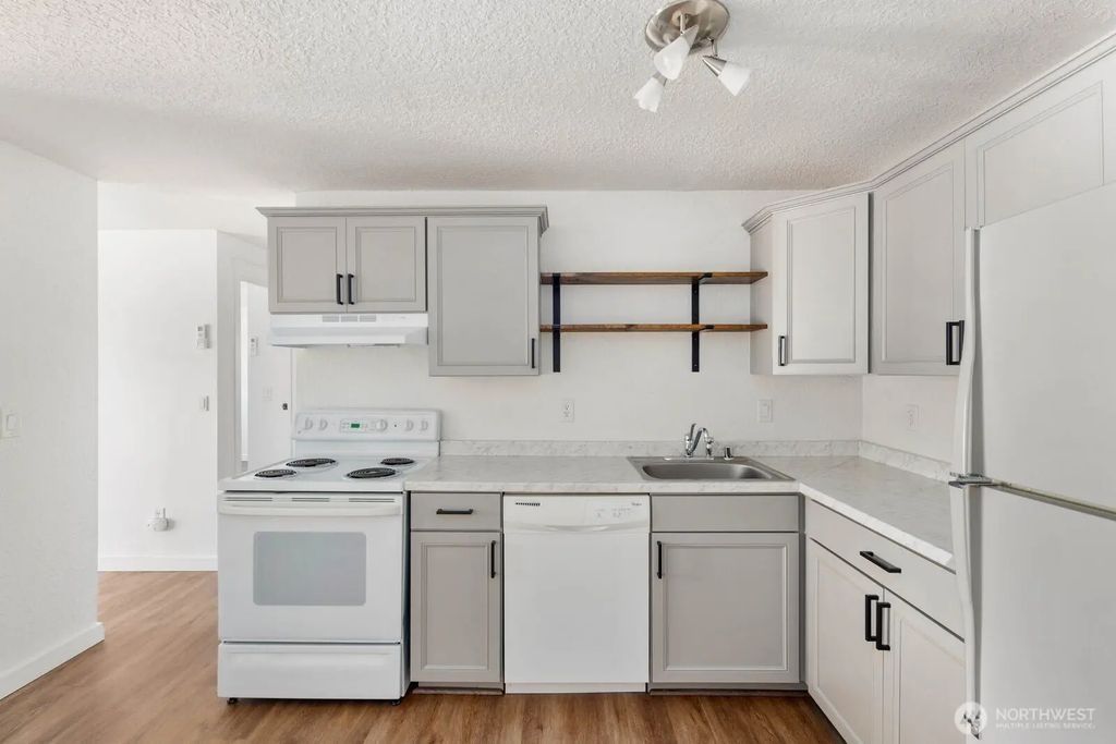 435 Williams Avenue N 206, Renton