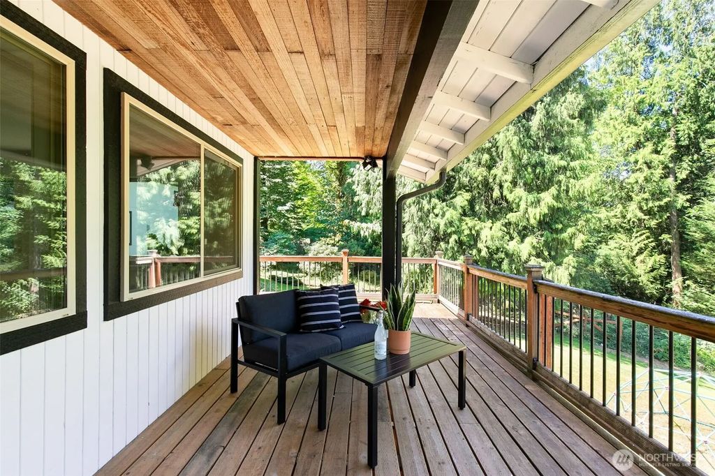 5769 Blakely Avenue Ne, Bainbridge Island