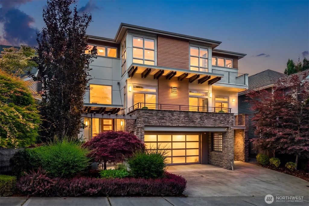 1527 Lyons Avenue Ne, Renton