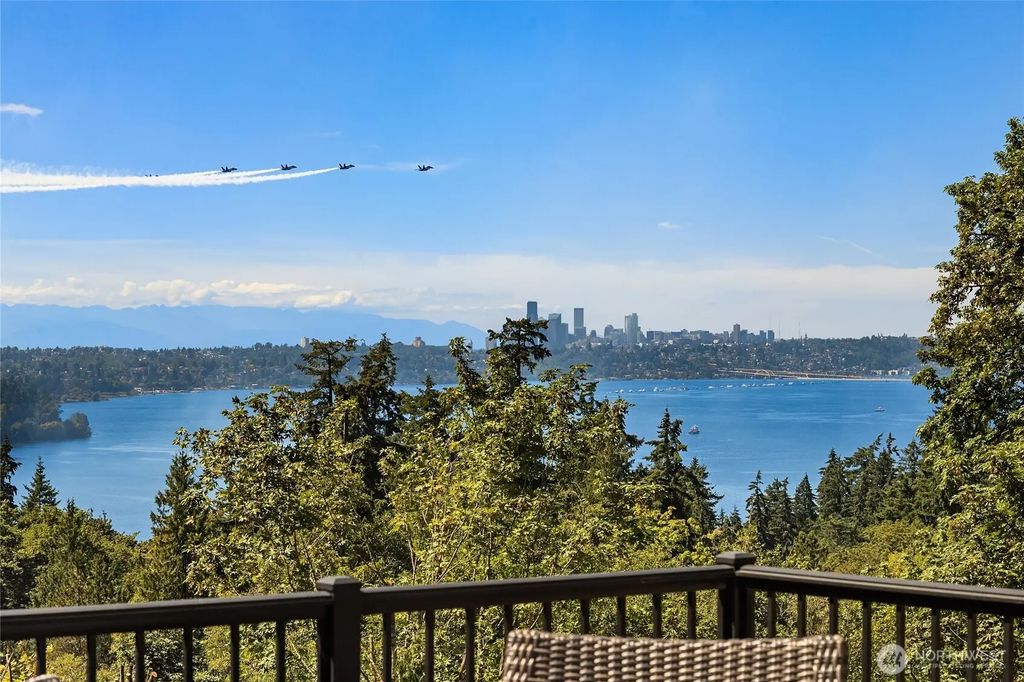 8430 Se 53rd Place, Mercer Island