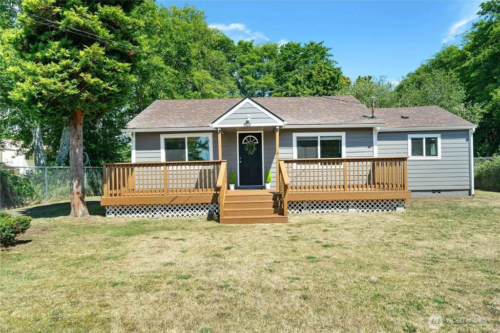 508 E Pacific Avenue, Westport