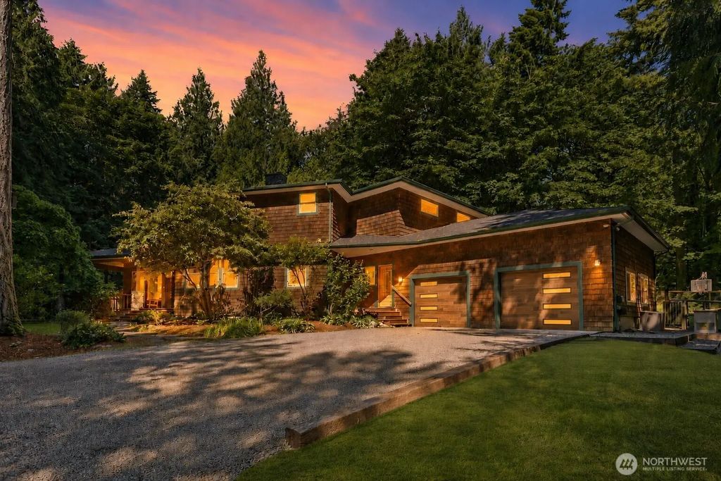 14677 Sivertson Road Ne, Bainbridge Island