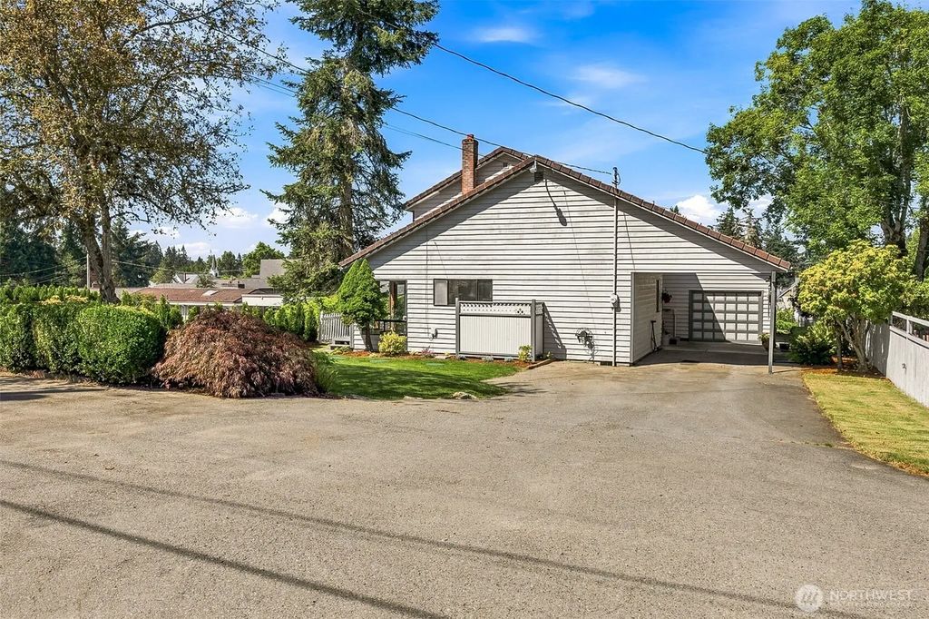 3328 124th Avenue Ct E, Edgewood