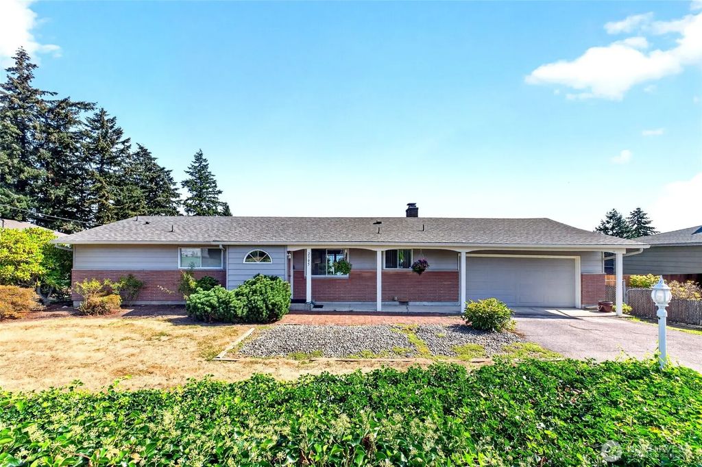 2305 126th Avenue Ct E, Edgewood