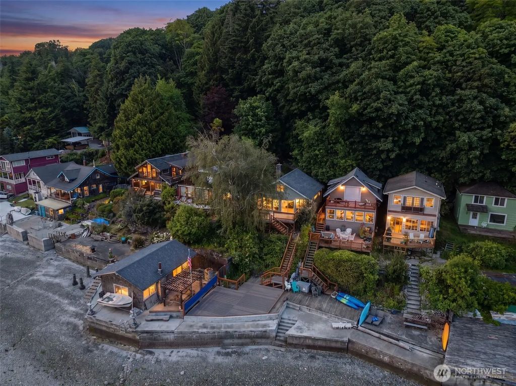 28243 Manzanita Beach Road Sw, Vashon