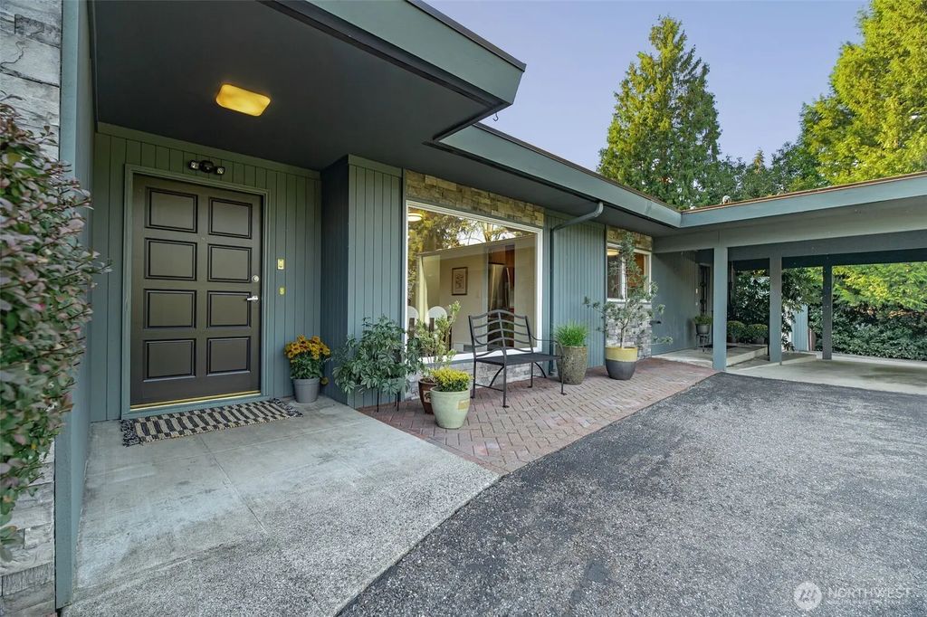 15805 64th Avenue Ne, Kenmore