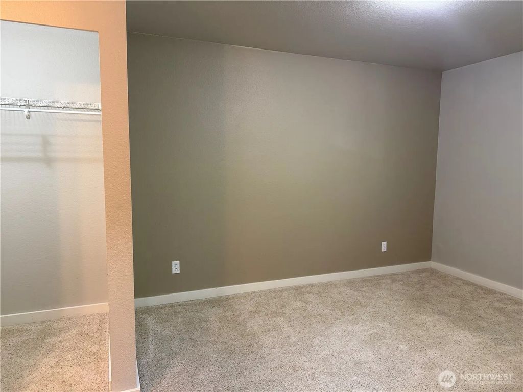 9805 Avondale Rd Ne M-240, Redmond