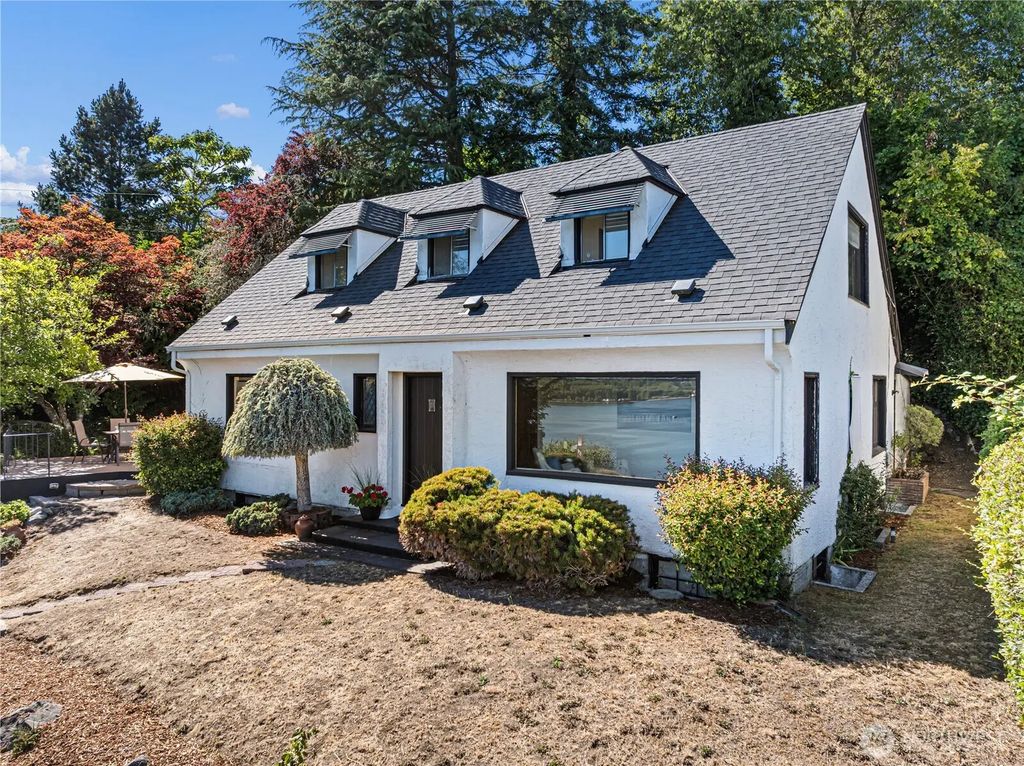 830 Merrill Place W, Bremerton