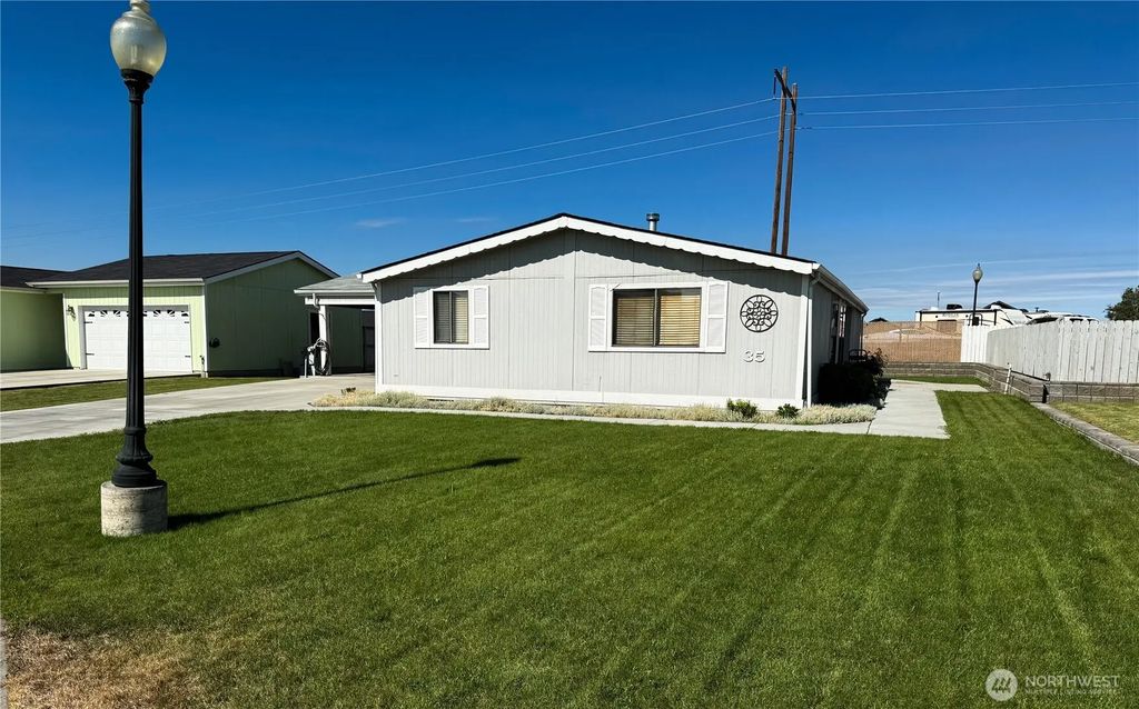 1701 E Burr Avenue 35, Moses Lake