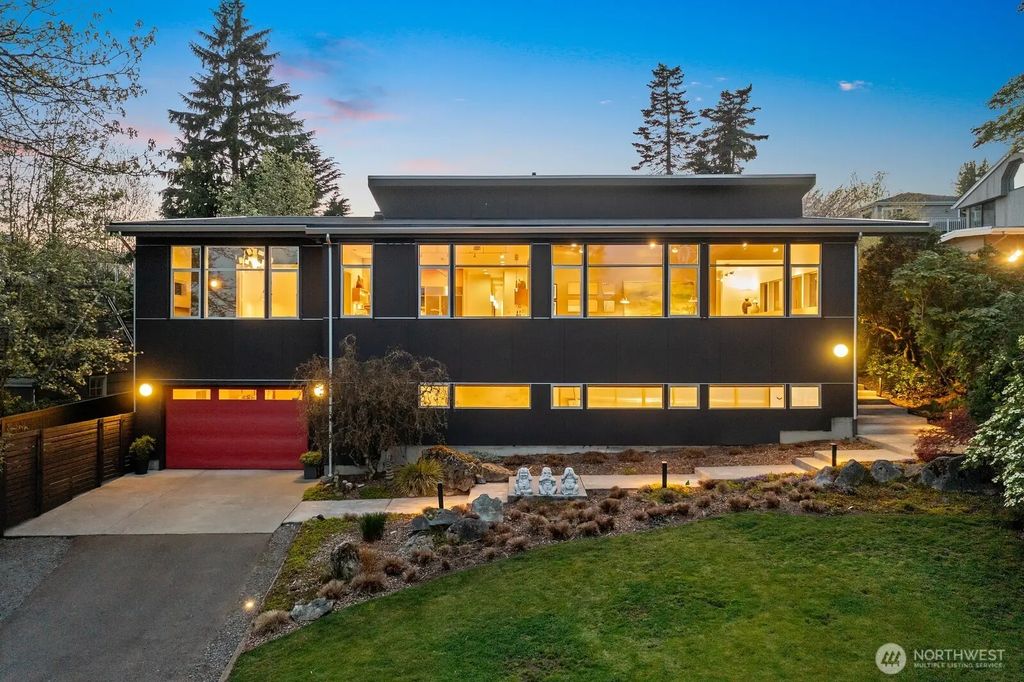 1549 Magnolia Way W, Seattle