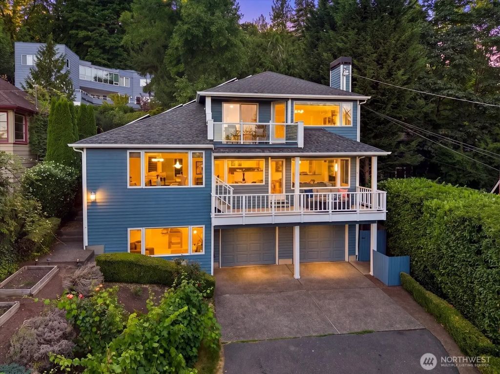 9009 45th Avenue Ne, Seattle