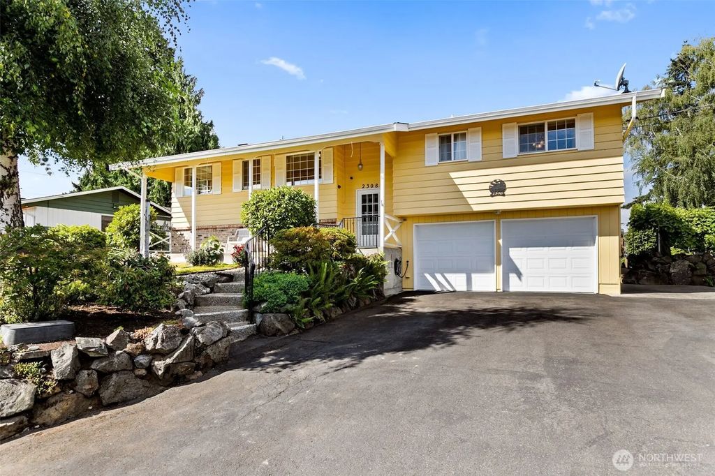 2308 126th Avenue Ct E, Edgewood