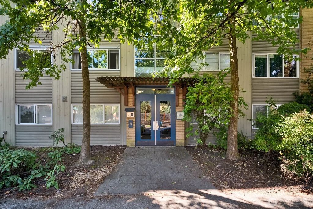 2111 E John Street 204, Seattle