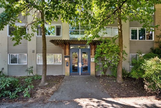 2111 E John Street 204, Seattle