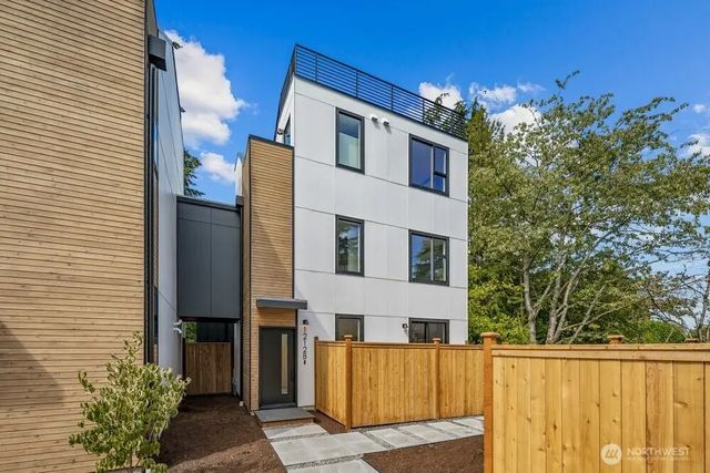 1212 B Ne 100th Street, Seattle