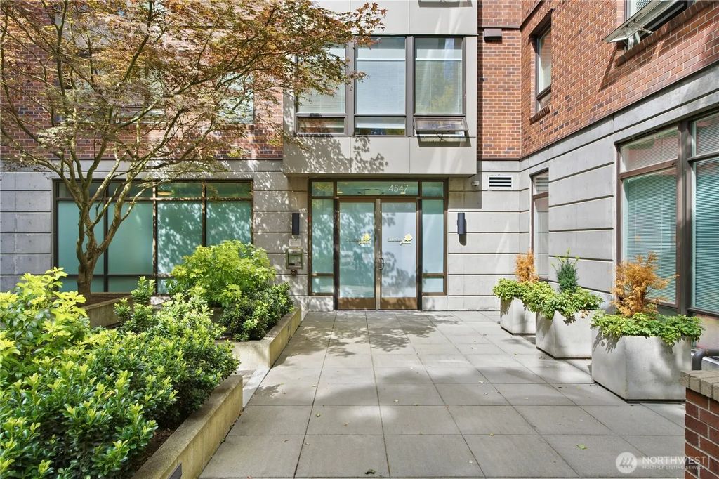 4547 8th Avenue Ne 311, Seattle