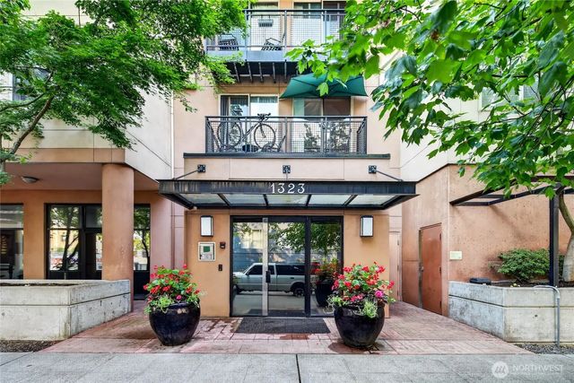1323 Boren Avenue 212, Seattle