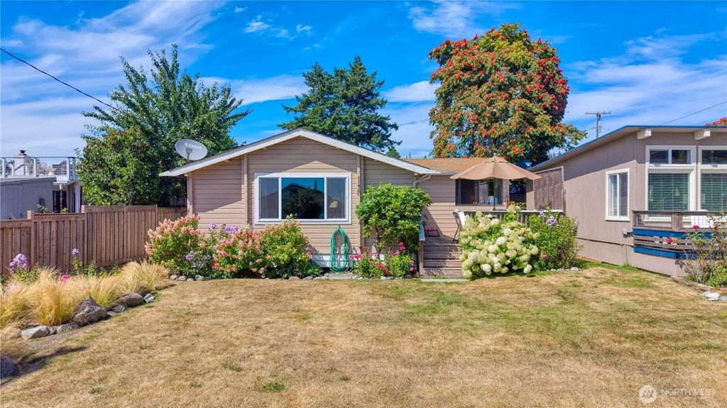 1992 Holiday Lane, Point Roberts