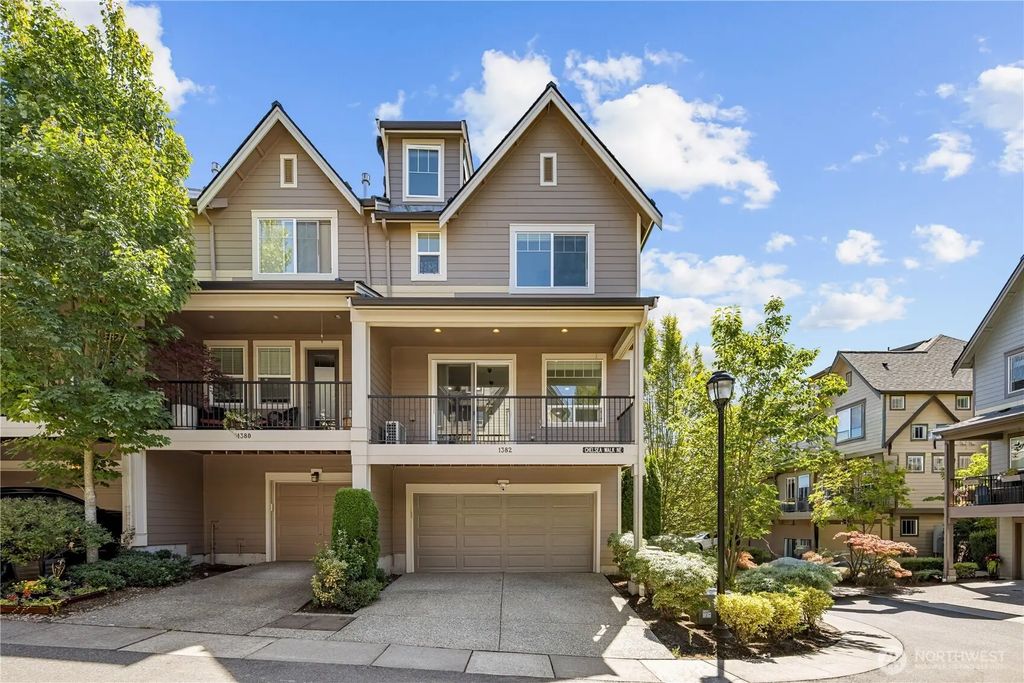 1382 Chelssea Walk Ne, Issaquah