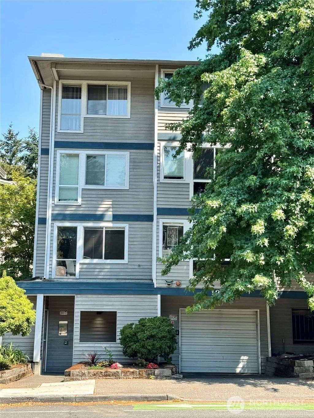 12026 15th Avenue Ne 304, Seattle