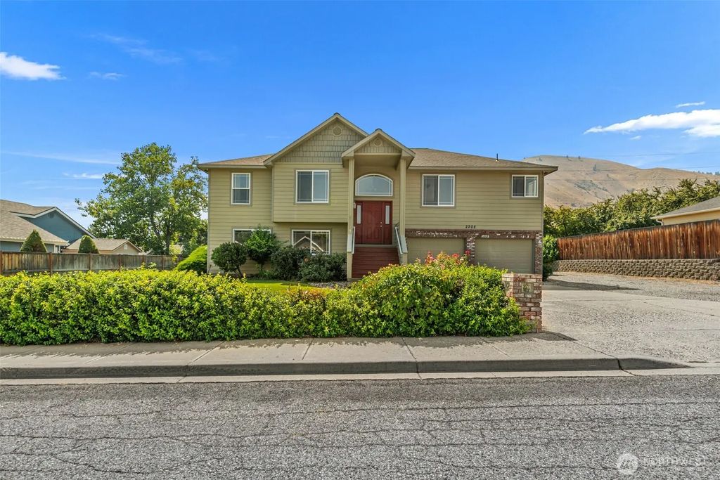 2208 Ashley Brooke, Wenatchee