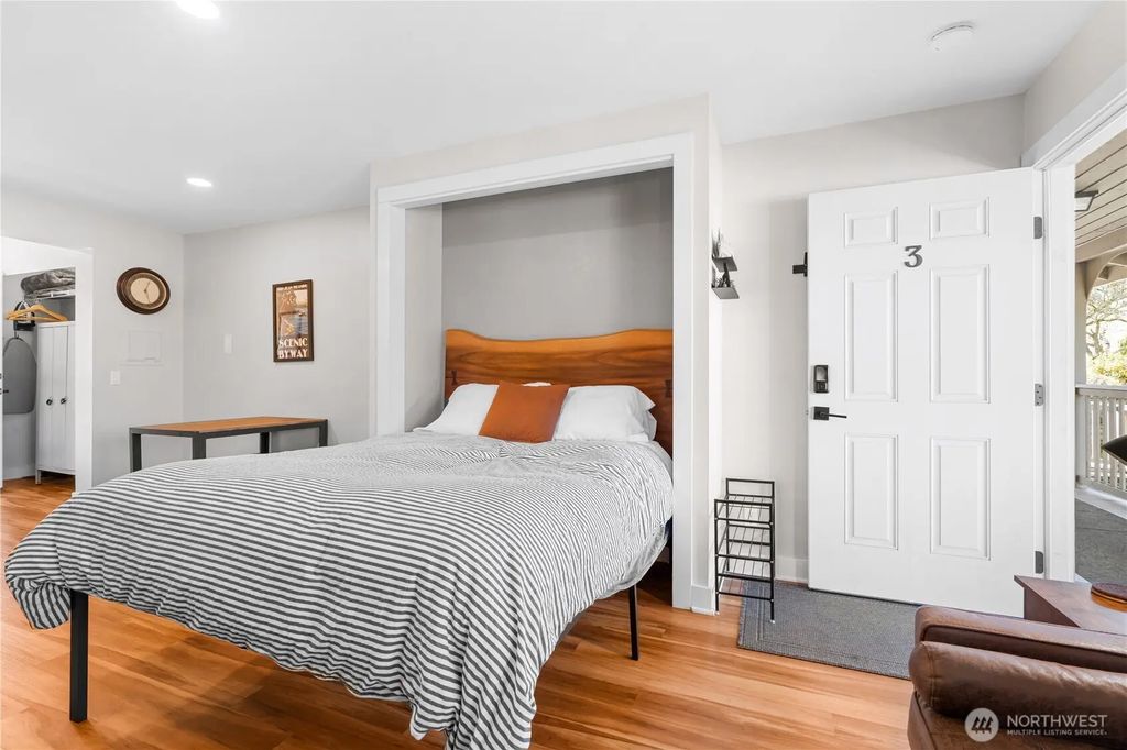 250 Tucker Avenue 3, Friday Harbor