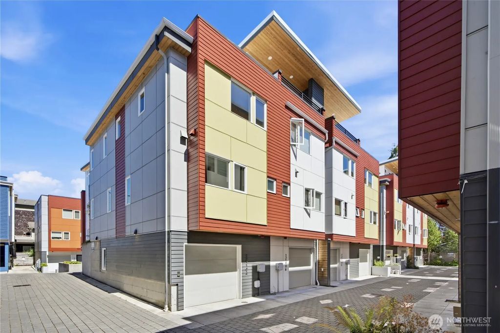 12516 15th Avenue Ne A, Seattle