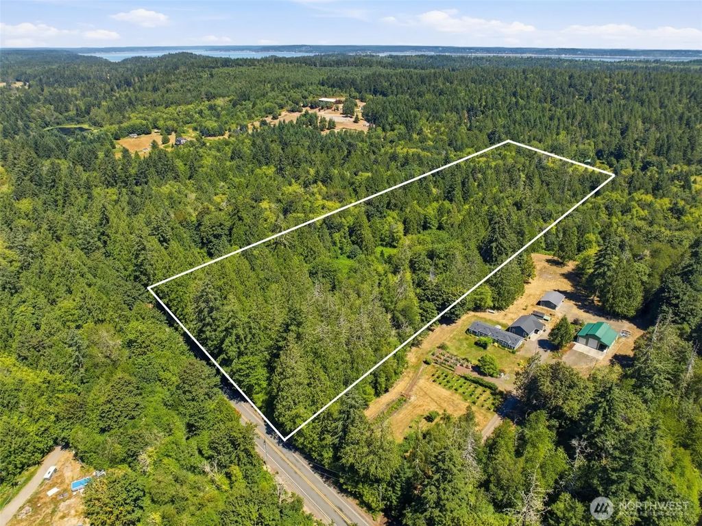 3009 Whiteman Road Sw, Lakebay