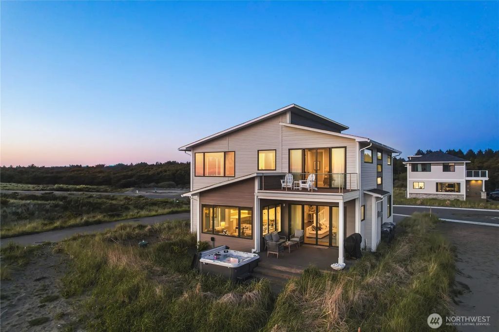 1401 S Cohasset Crest, Westport